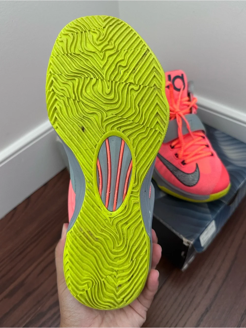 Nike Men’s KD VII Neon Pink and Gray Basketball Sneakers with Lime Accents